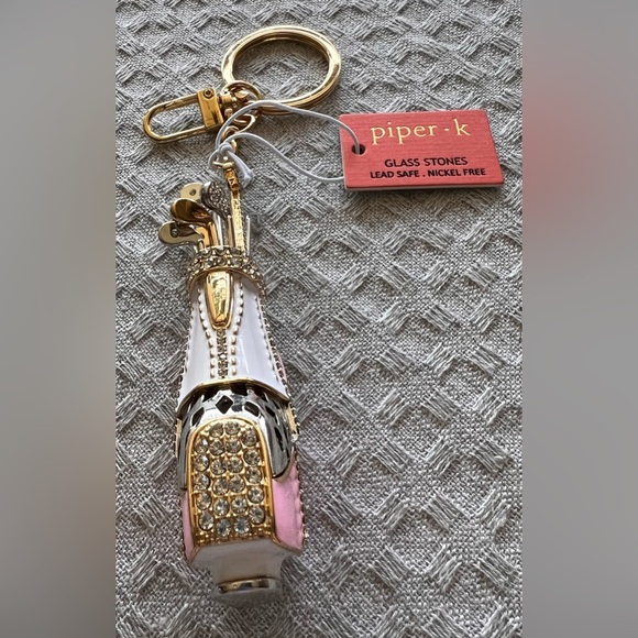 NWT gorgeous and whimsical Piper•K golf bag and clubs pink and cream key ring. - Picture 12 of 12
